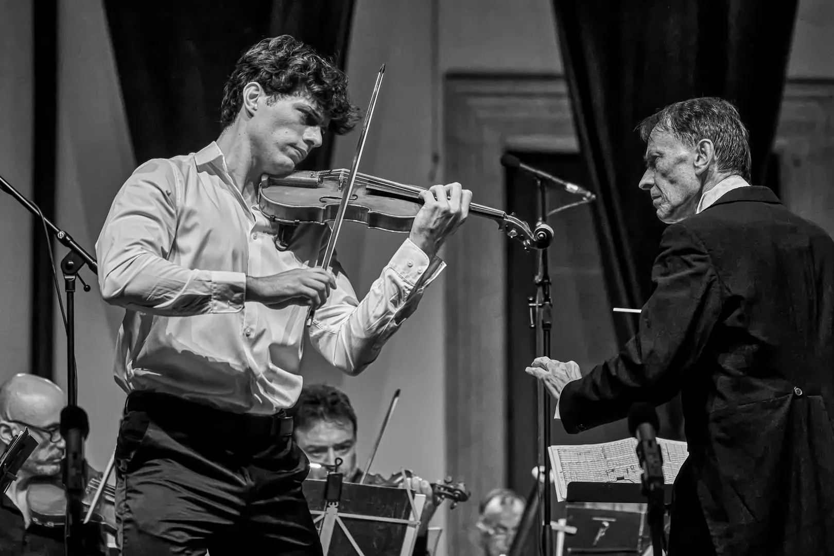 Dialog între Generații