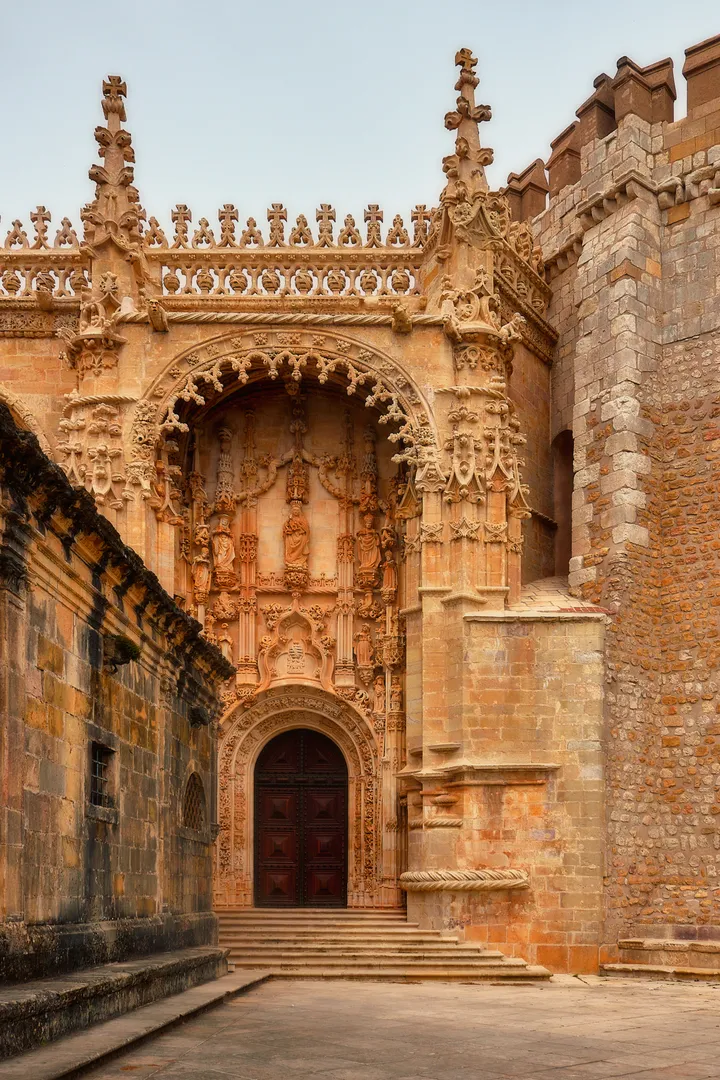 Dantelă în piatră